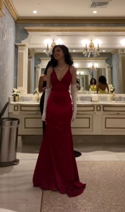 Sexy Mermaid Straps Floor Length Prom Dresses Formal Gowns