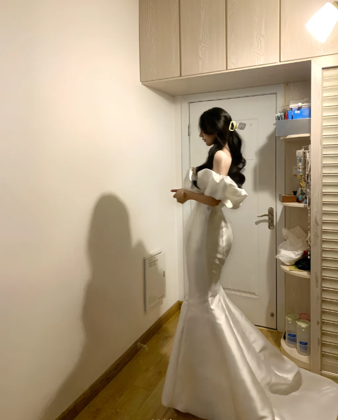 Elegant Off The Shoulder White Satin Mermaid Party Gown Long Wedding Guest Dress