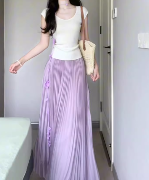 Gentle temperament white short-sleeved T-shirt skirt generous and decent beautiful outfit suit R0878