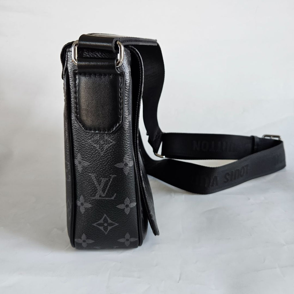 Louis Vuitton District PM Messenger Mens Bag