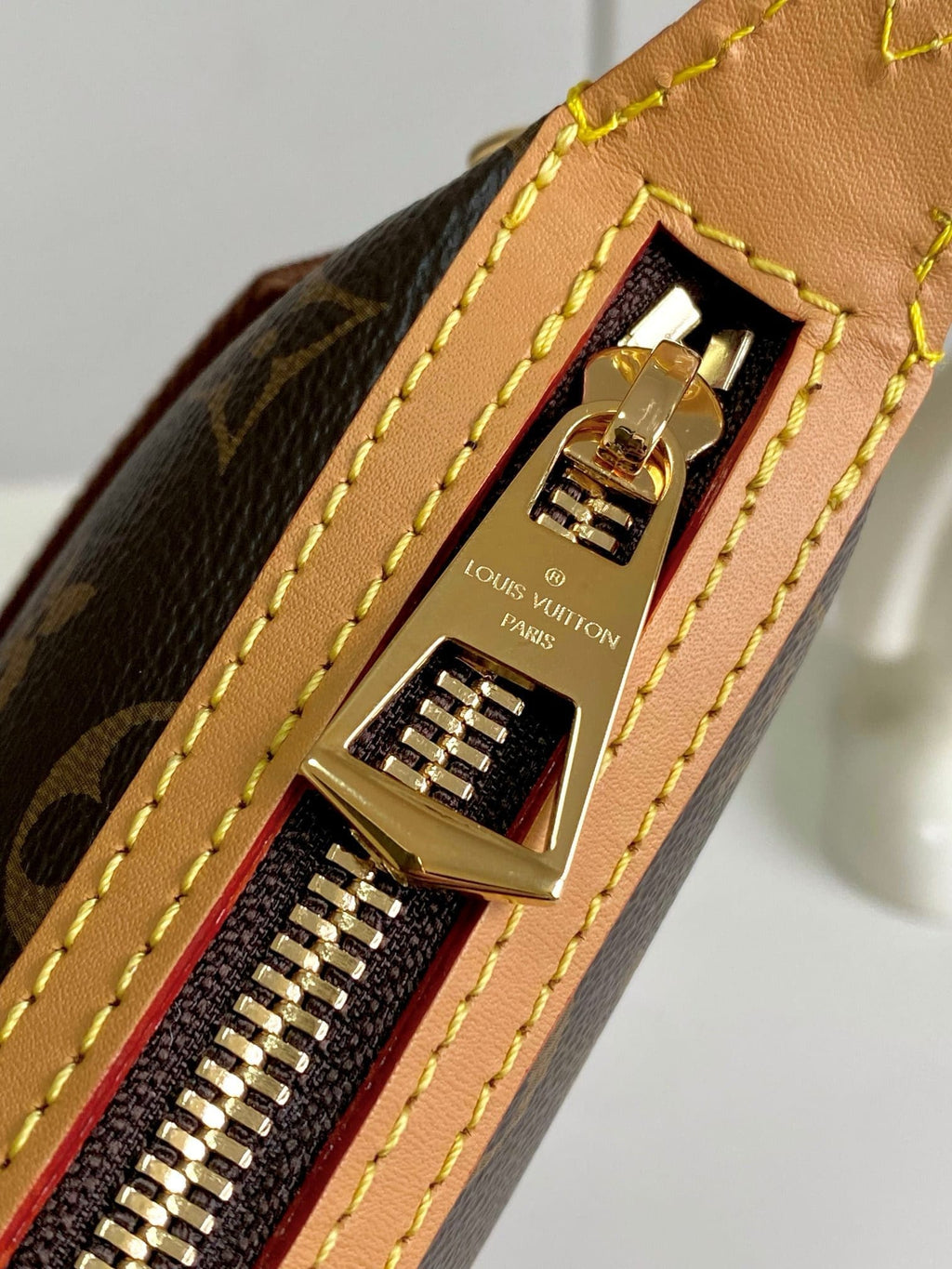 Louis Vuitton M12939 Looping