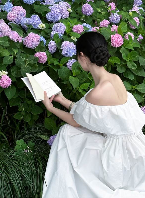 White off‑the‑shoulder ruffled neckline, waist‑cinching, sexy long ball gown R8000