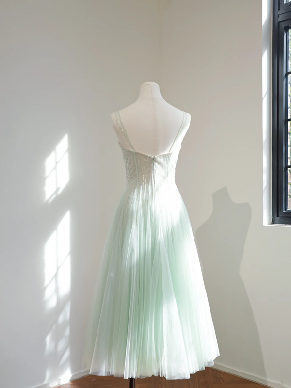 Light green halter-neck fitted midi ball gown R8460