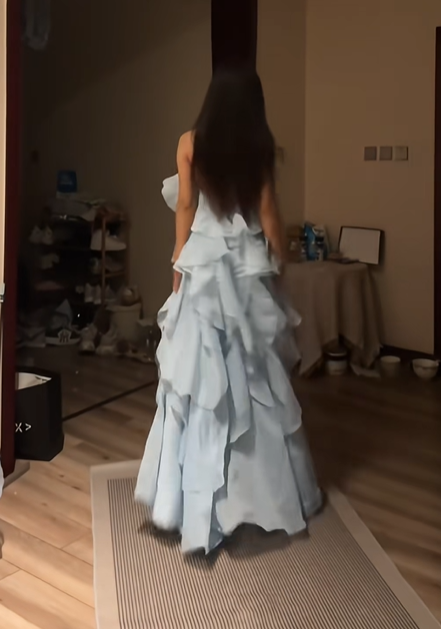 Light blue halter neck puffy cake backless sexy long ball gown R8084