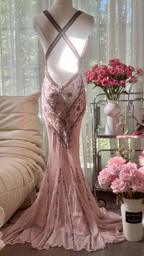 Light pink halter neck, fitted waist, slimming, revealing hips, sexy long ball gown R7761