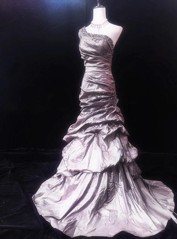 Silver-gray one-shoulder fitted waist long ball gown R8682