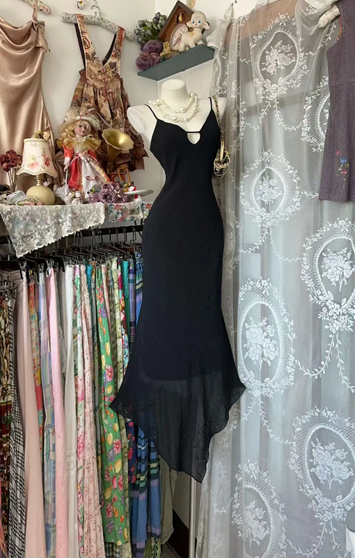 Black halter-neck fitted long ball gown R7569