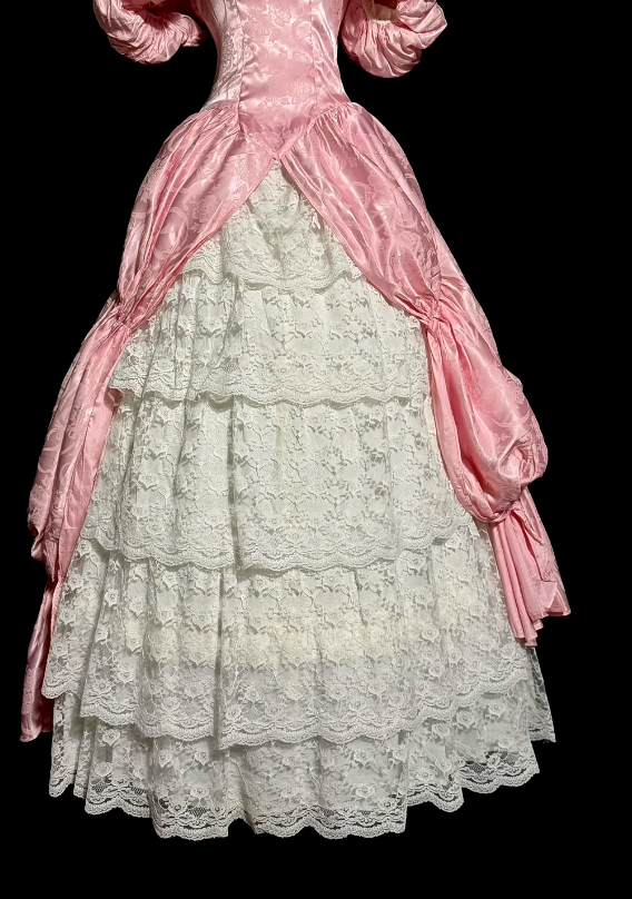Light pink off-the-shoulder fitted waist slim-fitting ball gown with a full skirt R8107