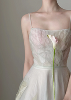 Light off‑white spaghetti‑strap waist‑cinched slim‑fit elegant long prom gown R8004