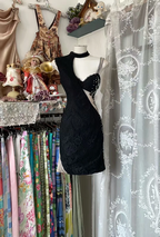 Black halter-neck, fitted waist, asymmetrical neckline, sexy and slim-fitting short ball gown R7806