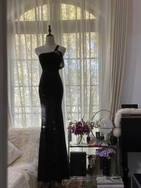 Black one-shoulder halter-neck fitted waist bodycon sexy long ball gown R7735