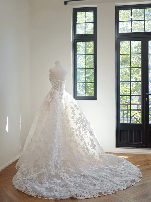 Off-white strapless floral appliqué fitted waist puff skirt long ball gown/bridal dress R8465
