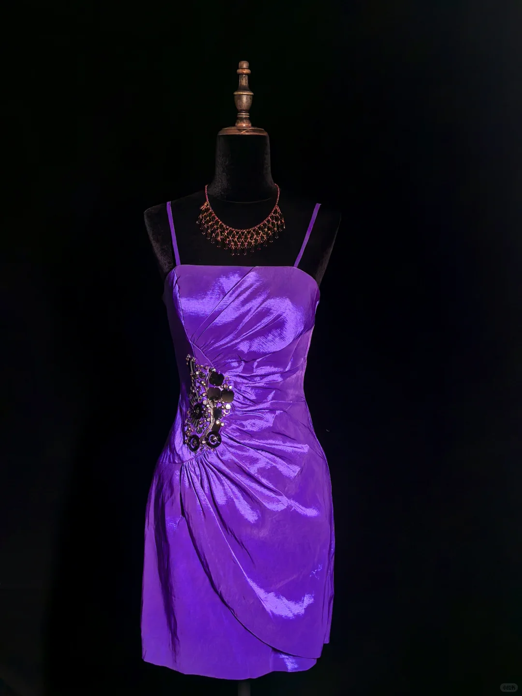 Purple halter-neck fitted short ball gown R8684