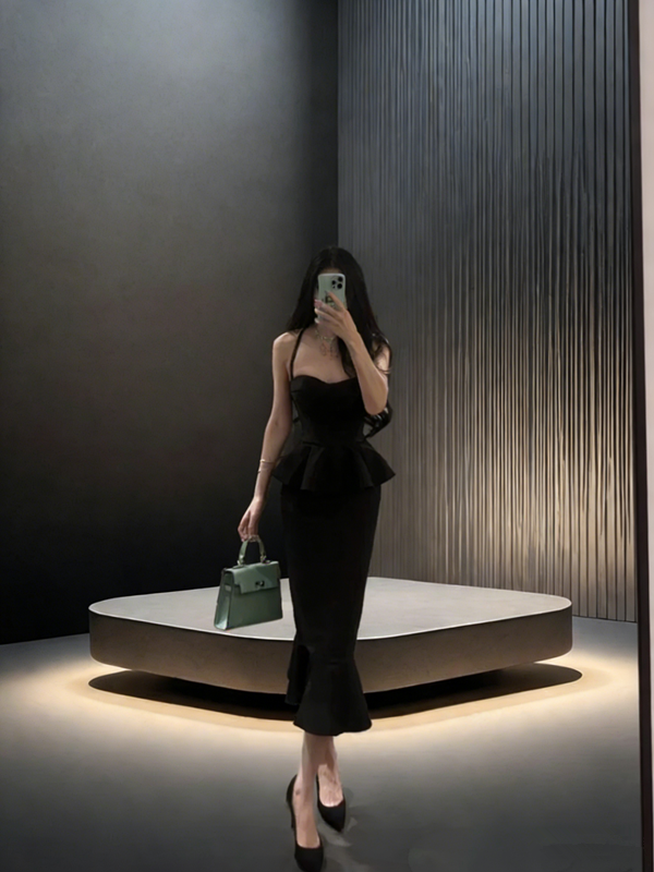 Black halter-neck fitted top and bodycon skirt set, a sexy ball gown R8046