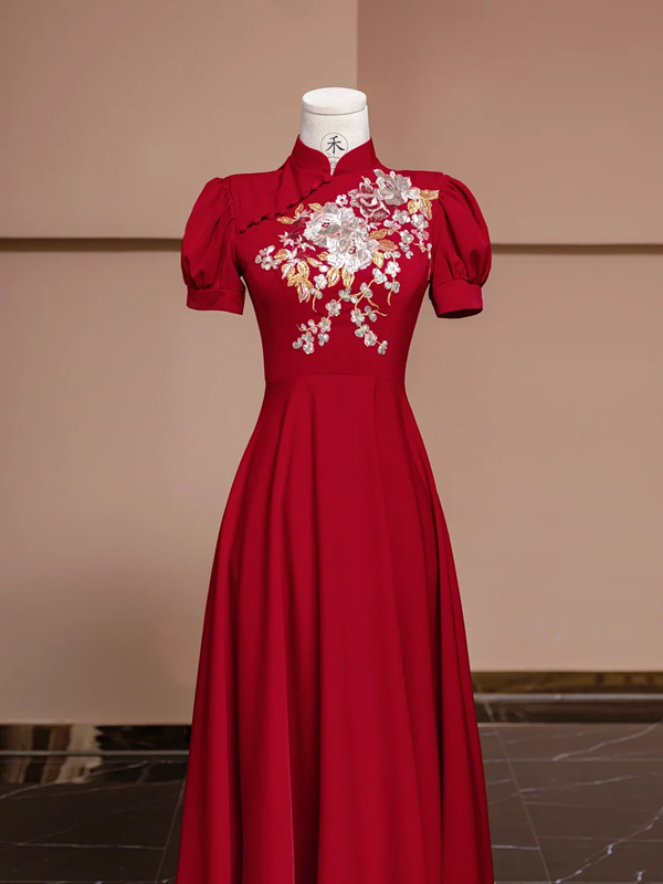 Red Chinese-style neckline, fitted waist, long ball gown/bridal dress R8319