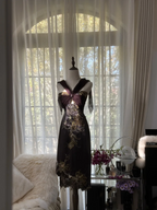 Black halter-neck, gold-print, fitted, mid-length ball gown R7736