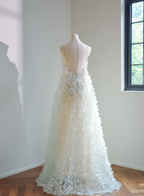 Light green halter-neck long elegant ball gown with fairy-like charm R8467