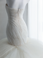 Off-white strapless fitted waist slim hip sexy long ball gown R8437