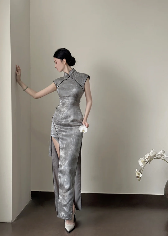 Gray sleeveless Chinese‑collar waist‑cinched slim‑fit bodycon elegant slit prom gown R8007