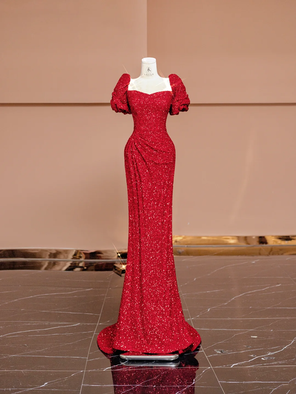 Red square neckline, fitted waist, slimming and sexy long ball gown R8407