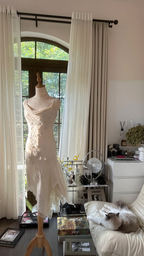 White halter-neck fitted midi ball gown R7769