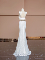 White vintage fitted long ball gown/bridal dress R8384