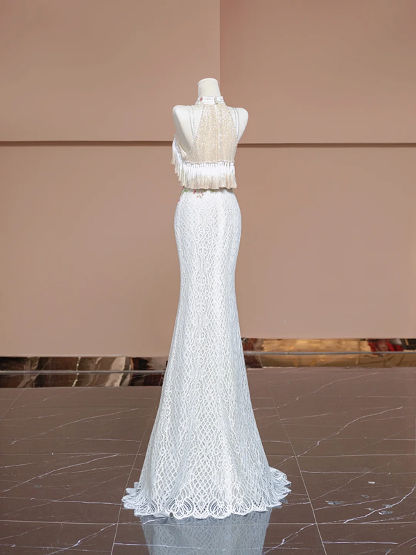 White vintage fitted long ball gown/bridal dress R8384