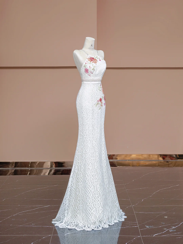 White vintage fitted long ball gown/bridal dress R8384