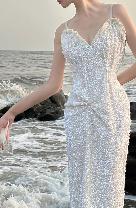 Light apricot halter-neck fitted waist elegant and sexy ball gown R8050
