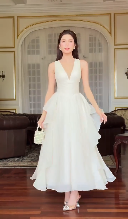 Charming V Neck Chiffon Ruffle White Long party Gown Formal Evening Dress