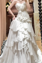 Sweetheart Neck White Chiffon Wedding Dress Tiered Evening Dress With Flowers   cg26313