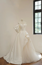 White strapless, fitted satin long ball gown/bridal dress R8537