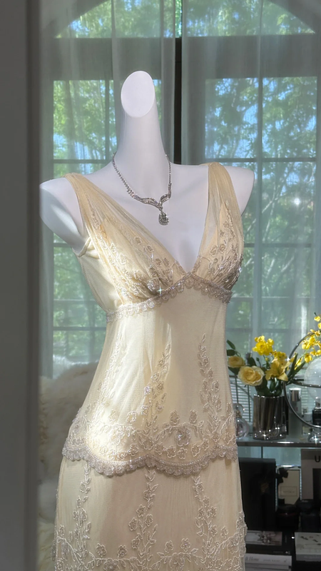 Light yellow V-neck fitted waist slim hip-hugging sexy long ball gown R7661