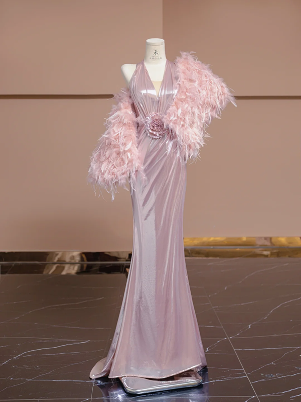 Light pink halter neck, fitted waist, bodycon long sexy ball gown R8354