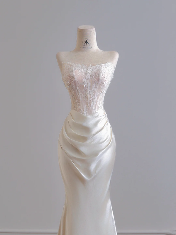 White strapless, fitted waist, bodycon long sexy ball gown/bridal dress R8182