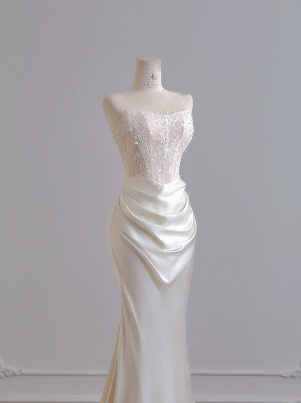 White strapless, fitted waist, bodycon long sexy ball gown/bridal dress R8182