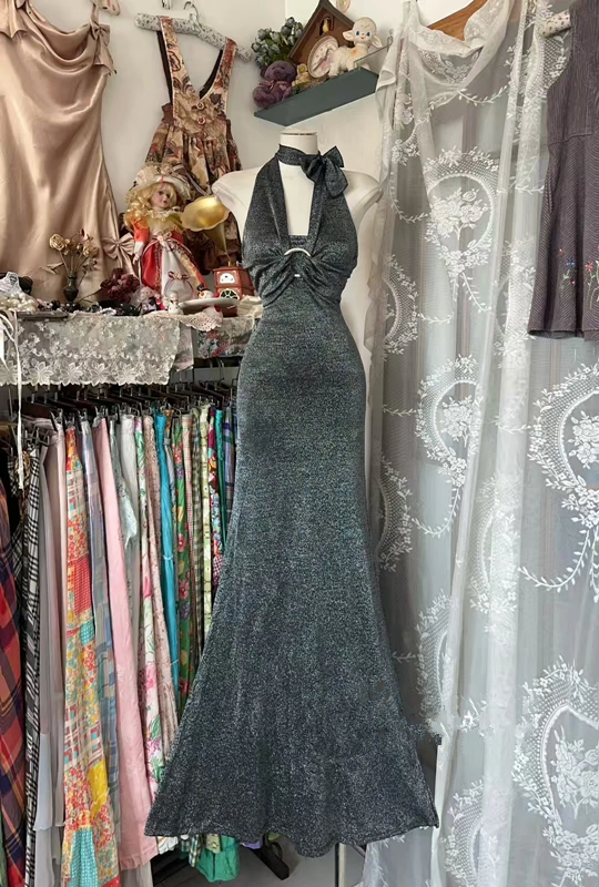 Grey halter neck, fitted waist, bodycon sexy long ball gown R7854