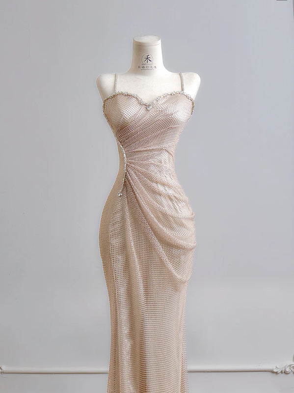 Light champagne-colored halter-neck fitted waist bodycon long ball gown R8185