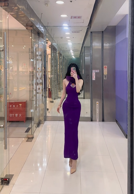 Purple halter-neck sleeveless fitted waist bodycon long ball gown R7895