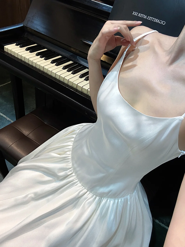 White spaghetti strap, waist-cinched, slim-fit long elegant prom dress R7975
