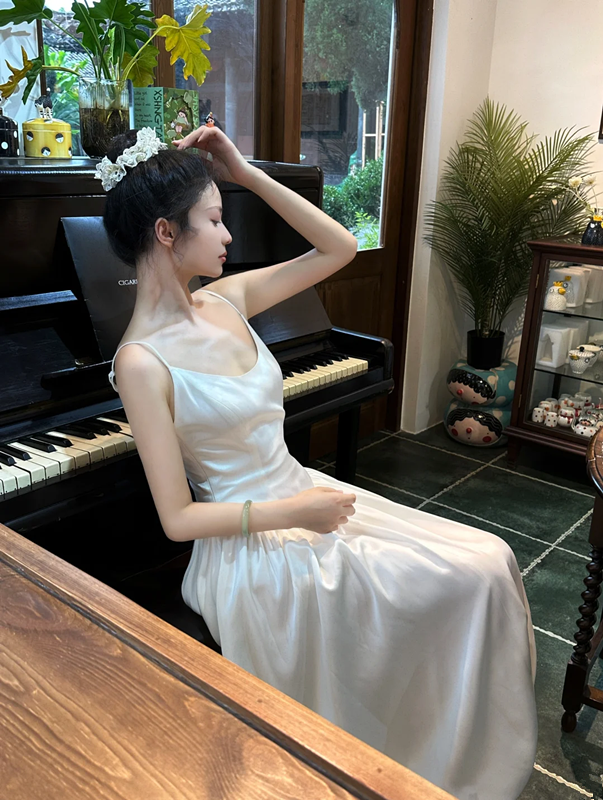White spaghetti strap, waist-cinched, slim-fit long elegant prom dress R7975