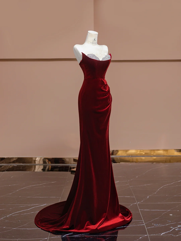Red strapless, fitted, long, sexy ball gown/bridal dress R8358