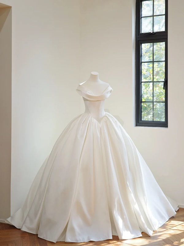 White off-the-shoulder retro-style fitted waist long ball gown/bridal dress R8446