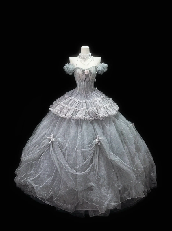 Light gray off-shoulder fitted waist slim-fitting ball gown with a full skirt R8695