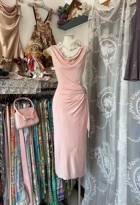 Pink sleeveless halter neck fitted waist bodycon mid-length ball gown R7470