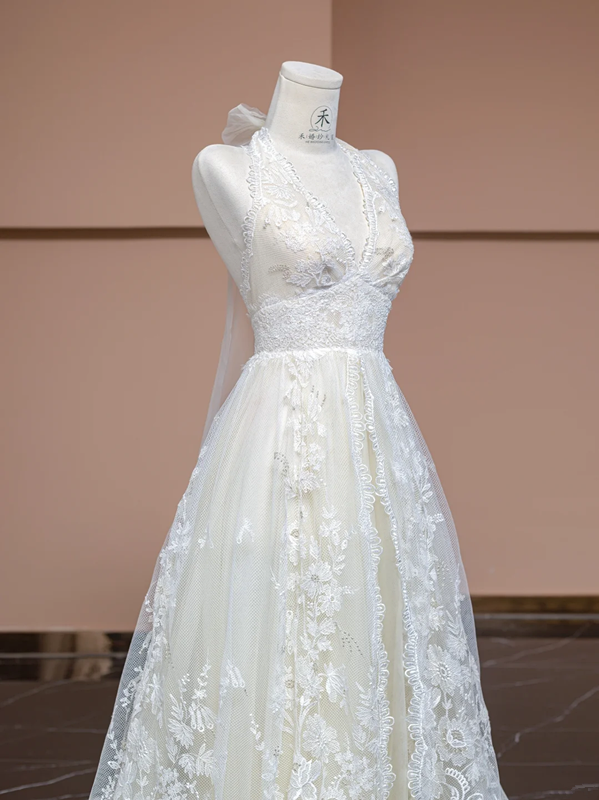 Off-white halter neck fitted waist long lace ball gown, elegant wedding dress R8331