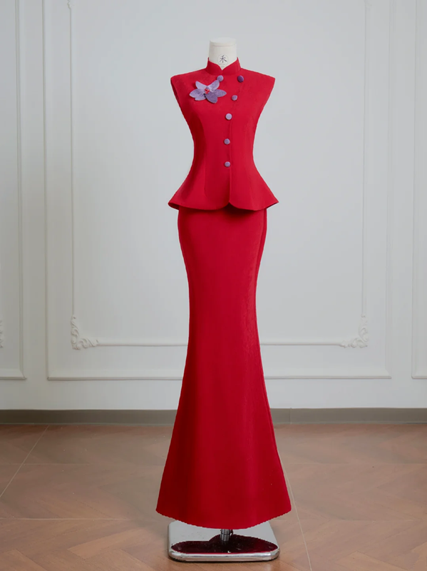 A red sleeveless, fitted top paired with a sexy pencil skirt; suitable for a ball gown or wedding dress R8218