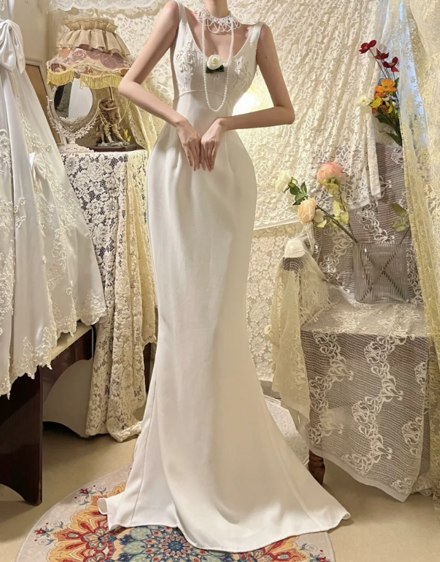 Elegant V Neck Satin Beaded Mermaid Long Wedding Guest Dress White Formal Party Dress Prom Gown