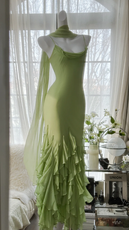 Light green halter-neck fitted long ball gown R7682