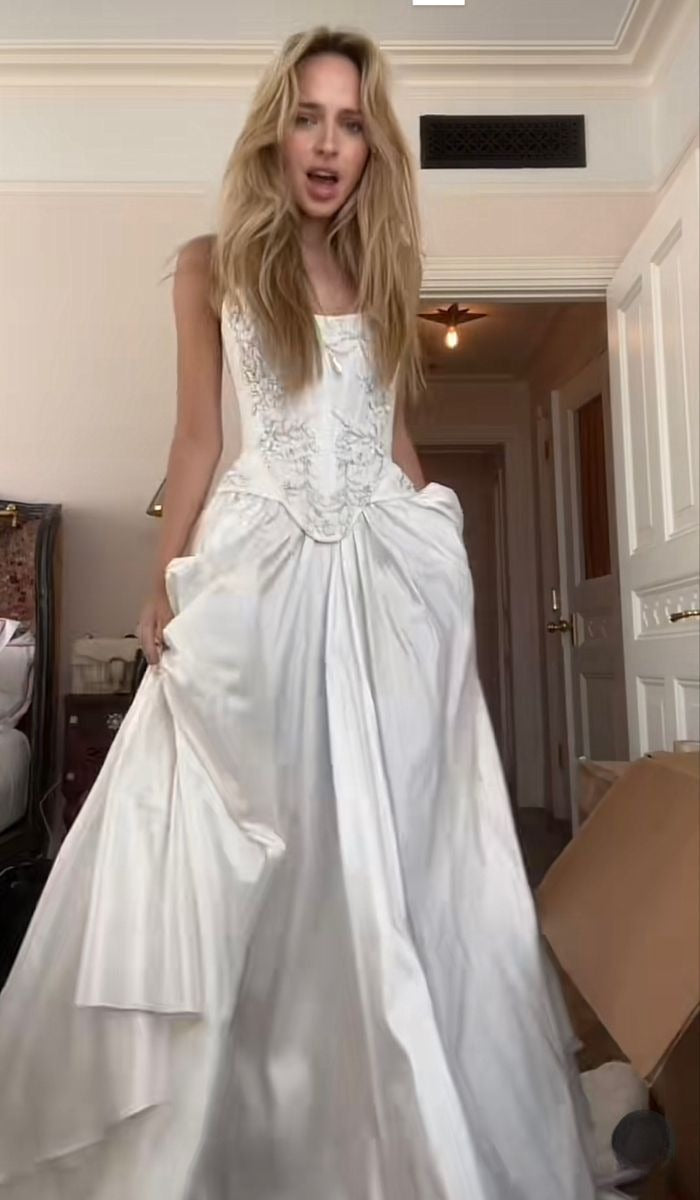 A Line Lace Up Back Strapless Wedding Dresses Simple Bridal Gowns Long Beautiful Bridal Gown